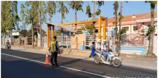Tingkatkan Pelayanan kepada Masyarakat Polsek Ngimbang Gelar Commanderwish Pagi di Wilayah Ngimbang