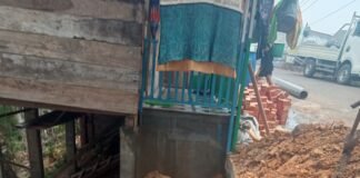 Dugaan PDAM Lais Mati Empat Hari, Kebocoran Pipa di Bawah Rumah Warga Jadi Kendala Perbaikan