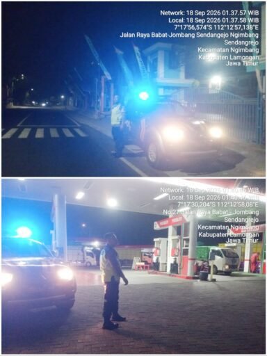 Guna Cegah Dan Daya Tangkal 4C Polsek Ngimbang Gelar Patroli Blue Light Di Malam Hari Guna Cegah Dan Daya Tangkal 4C Polsek Ngimbang Gelar Patroli Blue Light Di Malam Hari