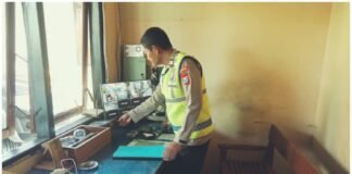 Secara Rutin Polsek Ngimbang Laksanakan Pengecekan Barang Inventaris dan Kebersihan Mapolsek Ngimbang
