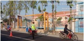 Maksimalkan Pelayanan kepada Masyarakat Polsek Ngimbang Gelar Commanderwish Pagi di Wilayah Ngimbang