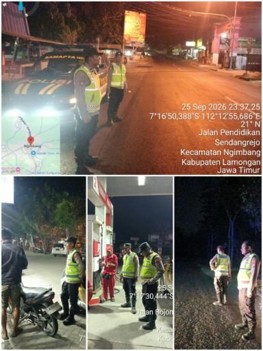 Demi Tingkatkan Pelayanan Masyarakat Polsek Ngimbang Gelar Patroli Blue Light 4C Di Malam Hari Demi Tingkatkan Pelayanan Masyarakat Polsek Ngimbang Gelar Patroli Blue Light 4C Di Malam Hari