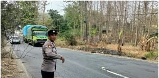 Polsek Ngimbang Gelar Patrolj Harkamtimas Sisir Beberapa Obyek Vital Di Wilayah Ngimbang