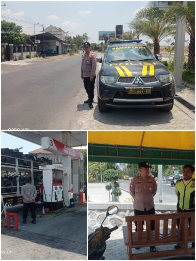 Pastikan Wilayah Ngimbang Aman, Polsek Ngimbang Gelar Patroli Harkamtimas Sisir Beberapa Obyek Vital Pastikan Wilayah Ngimbang Aman, Polsek Ngimbang Gelar Patroli Harkamtimas Sisir Beberapa Obyek Vital