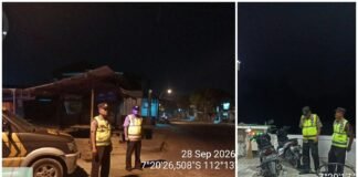 Polsek Ngimbang Gelar Patroli Blue Light 4C Sisir Beberapa Tempat Di Daerah Rawan Kriminal
