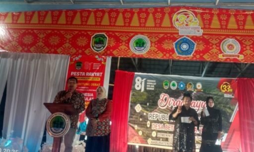 BETUNG BARAT BERKARYA: Kemeriahan Pesta Rakyat Satukan HUT Desa ke-33 dan HUT RI ke-81 di Panggung Puncak! BETUNG BARAT BERKARYA: Kemeriahan Pesta Rakyat Satukan HUT Desa ke-33 dan HUT RI ke-81 di Panggung Puncak!