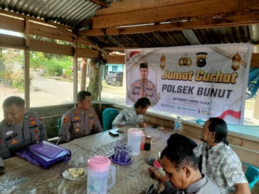 Jumat Curhat di Bunut: Polsek Ajak Warga Perangi Narkoba, Judol, Bullying dan Karhutla Jumat Curhat di Bunut: Polsek Ajak Warga Perangi Narkoba, Judol, Bullying dan Karhutla