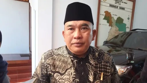 Agus santosa purna kemenag tuding Kita ingin sesuatu,Ada apa dengan beliau ? Agus santosa purna kemenag tuding Kita ingin sesuatu,Ada apa dengan beliau ?