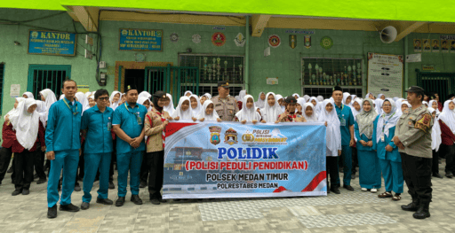 Polsek Medan Timur Apresiasi Upacara SMP Muhammadiyah 7 Medan, Pelajar Diingatkan Jauhi Narkoba dan Bullying Polsek Medan Timur Apresiasi Upacara SMP Muhammadiyah 7 Medan, Pelajar Diingatkan Jauhi Narkoba dan Bullying