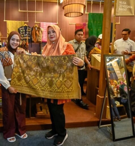 KRIYANUSA 2026 Membawa Wagub NTB Optimistis Produk Daerah Menembus Pasar Global KRIYANUSA 2026 Membawa Wagub NTB Optimistis Produk Daerah Menembus Pasar Global