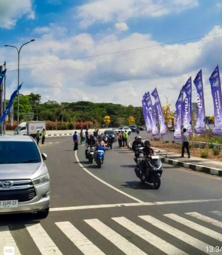Hari Pertama MotoGP Mandalika 2026, Lalu Lintas Kondusif, Petugas Siaga di Jalur Menuju Sirkuit Hari Pertama MotoGP Mandalika 2026, Lalu Lintas Kondusif, Petugas Siaga di Jalur Menuju Sirkuit