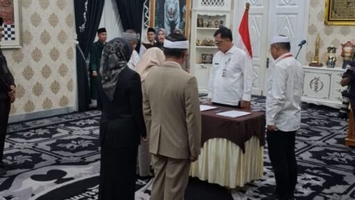 Tiga Pejabat Eselon II Purwakarta Dilantik, Sekda Tekankan Integritas dan Pelayanan Publik Tiga Pejabat Eselon II Purwakarta Dilantik, Sekda Tekankan Integritas dan Pelayanan Publik