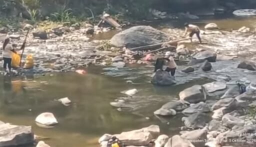 Gerakan Bersih Lingkungan Bersama DPC Partai Gerindra Toraja Utara, Sasar Sungai Saddang Gerakan Bersih Lingkungan Bersama DPC Partai Gerindra Toraja Utara, Sasar Sungai Saddang