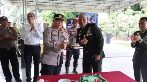 Perkuat Sinergitas TNI – Polri, Polresta Deli Serdang Beri Surprise HUT ke – 81 TNI Perkuat Sinergitas TNI – Polri, Polresta Deli Serdang Beri Surprise HUT ke – 81 TNI