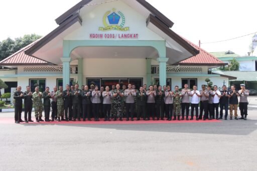 Kapolres Binjai dan Kapolres Langkat Berikan Surprise HUT TNI ke – 81, Perkuat Sinergitas TNI – Polri Kapolres Binjai dan Kapolres Langkat Berikan Surprise HUT TNI ke – 81, Perkuat Sinergitas TNI – Polri