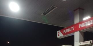 Polsek Ngimbang Gelar Patroli Blue Light 4C Sisir Beberapa Tempat Di Daerah Rawan Kriminal Pada Malam Hari