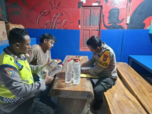 Polsek Ngimbang Gencar Laksanakan Patroli Cipkon (KRYD) Harkamtibmas Di Wilayah Ngimbang Polsek Ngimbang Gencar Laksanakan Patroli Cipkon (KRYD) Harkamtibmas Di Wilayah Ngimbang