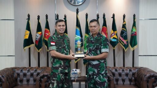 Pangdam XII/Tpr Terima Audiensi Pamitan Danlanud Supadio di Lobby Makodam Pangdam XII/Tpr Terima Audiensi Pamitan Danlanud Supadio di Lobby Makodam