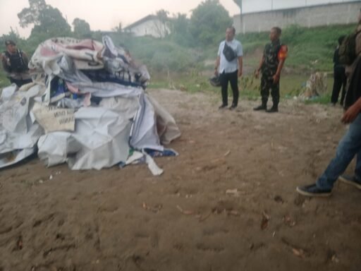 Babinsa Koramil 0201-06/MS Dampingi Polrestabes Medan Gerebek Sarang Narkoba di Klambir V Lalang Babinsa Koramil 0201-06/MS Dampingi Polrestabes Medan Gerebek Sarang Narkoba di Klambir V Lalang