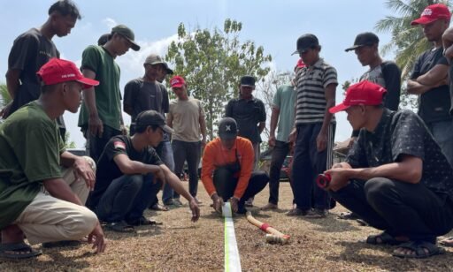 “Benteng Tangguh di Benakat Minyak: Sinergi Pertamina EP Pendopo Field dan Warga PALI Kepung Karhutla” “Benteng Tangguh di Benakat Minyak: Sinergi Pertamina EP Pendopo Field dan Warga PALI Kepung Karhutla”