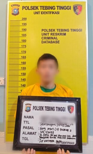 Sedang Siapkan 9 Paket Sabu untuk Diedarkan, Pemuda di Selatpanjang Tak Berkutik Ditangkap Polisi Sedang Siapkan 9 Paket Sabu untuk Diedarkan, Pemuda di Selatpanjang Tak Berkutik Ditangkap Polisi