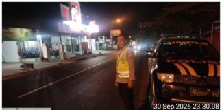Polsek Ngimbang Guna Cegah Dan Daya Tangkal 4C Gelar Patroli Blue Light Di Malam Hari