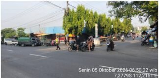 Maksimalkan Pelayanan kepada Masyarakat Polsek Ngimbang Gelar Commanderwish Pagi di Wilayah Ngimbang