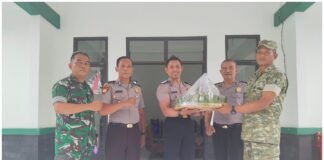Polsek Ngimbang Gelar Kunjungan dan Beri Ucapan Kepada Koramil Ngimbang Dalam Rangka HUT TNI ke- 81