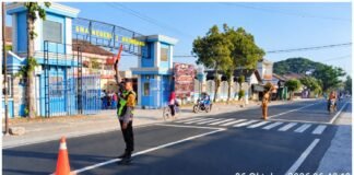 Maksimalkan Pelayanan kepada Masyarakat Polsek Ngimbang Gelar Commanderwish Pagi di Wilayah Ngimbang