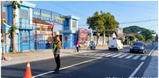 Maksimalkan Pelayanan kepada Masyarakat Polsek Ngimbang Gelar Commanderwish Pagi di Wilayah Ngimbang