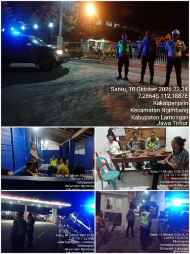 Polsek Ngimbang Gelar Patroli Blue Light Guna Menjaga Siskamtibmas Daerah Rawan Kriminal Di Wilayah Ngimbang Polsek Ngimbang Gelar Patroli Blue Light Guna Menjaga Siskamtibmas Daerah Rawan Kriminal Di Wilayah Ngimbang