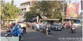 Maksimalkan Pelayanan kepada Masyarakat Polsek Ngimbang Gelar Commanderwish Pagi di Wilayah Ngimbang
