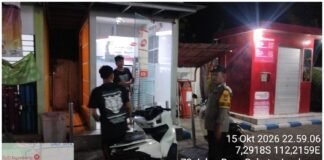 Polsek Ngimbang Guna Cegah Dan Daya Tangkal 4C Gelar Patroli Blue Light Di Malam Hari