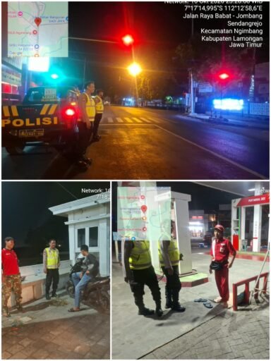 Polsek Ngimbang Gelar Patroli Blue Light Guna Menjaga Siskamtibmas Daerah Rawan Kriminal Di Wilayah Ngimbang Polsek Ngimbang Gelar Patroli Blue Light Guna Menjaga Siskamtibmas Daerah Rawan Kriminal Di Wilayah Ngimbang