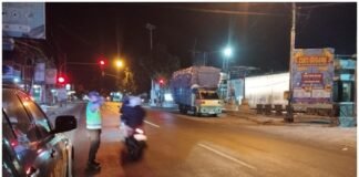 Polsek Ngimbang Guna Cegah Dan Daya Tangkal 4C Gelar Patroli Blue Light Di Malam Hari