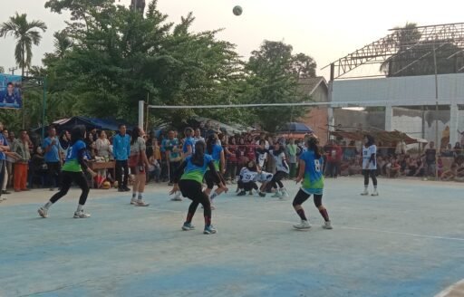 🔥Atmosfer Membara di Desa Curup: Ratusan Penonton Padati FH Volleyball Talent Hunt U-18 Cup 🔥Atmosfer Membara di Desa Curup: Ratusan Penonton Padati FH Volleyball Talent Hunt U-18 Cup