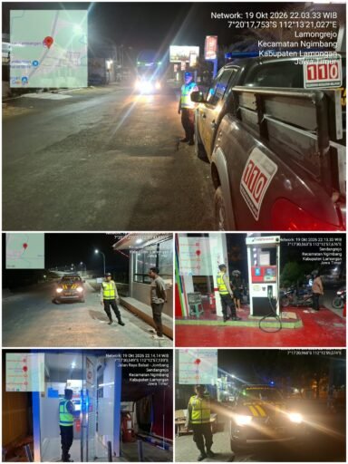 Guna Menjaga Siskamtibmas Polsek Ngimbang Gelar Patroli Blue Light Di Wilayah Ngimbang Guna Menjaga Siskamtibmas Polsek Ngimbang Gelar Patroli Blue Light Di Wilayah Ngimbang