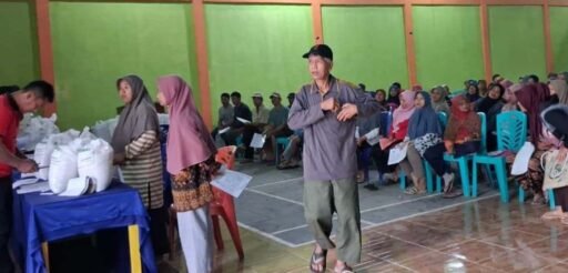 Pemdes Sindang Jaya Utamakan Musyawarah dalam Penyaluran Bantuan Beras bagi Warga yang Membutuhkan Pemdes Sindang Jaya Utamakan Musyawarah dalam Penyaluran Bantuan Beras bagi Warga yang Membutuhkan