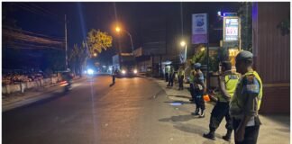 Polsek Ngimbang Gelar Apel Dan Patroli ( KRYD) Gabungan Dalam Rangka Cipkon Harkamtibmas Di Wilayah Ngimbang