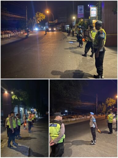 Polsek Ngimbang Gelar Apel Dan Patroli ( KRYD) Gabungan Dalam Rangka Cipkon Harkamtibmas Di Wilayah Ngimbang Polsek Ngimbang Gelar Apel Dan Patroli ( KRYD) Gabungan Dalam Rangka Cipkon Harkamtibmas Di Wilayah Ngimbang