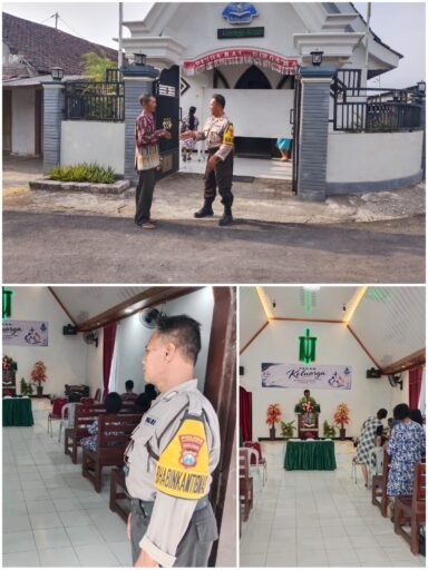Personil Polsek Ngimbang Gelar Pengamanan Ibadah Minggu Pagi Di Gereja GKJTU Dan GJWI Desa Ngasemlemahbang Personil Polsek Ngimbang Gelar Pengamanan Ibadah Minggu Pagi Di Gereja GKJTU Dan GJWI Desa Ngasemlemahbang
