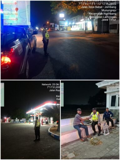 Polsek Ngimbang Gelar Patroli Blue Light Guna Menjaga Siskamtibmas Daerah Rawan Kriminal Di Wilayah Ngimbang Polsek Ngimbang Gelar Patroli Blue Light Guna Menjaga Siskamtibmas Daerah Rawan Kriminal Di Wilayah Ngimbang