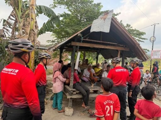 Gowes Kamtibmas Gunungsari, Sat Samapta Polresta Mataram Sosialisasikan Layanan 110 Gowes Kamtibmas Gunungsari, Sat Samapta Polresta Mataram Sosialisasikan Layanan 110