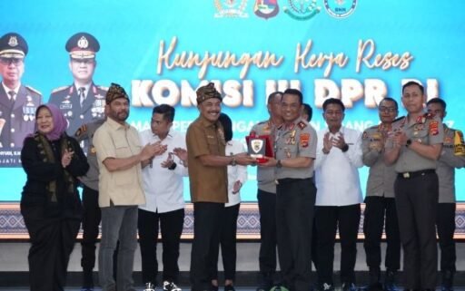 Komisi III DPR RI Dorong Polda NTB Perkuat Polmas dan Kedekatan dengan Masyarakat Komisi III DPR RI Dorong Polda NTB Perkuat Polmas dan Kedekatan dengan Masyarakat