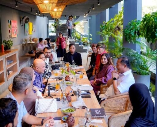 Gubernur NTB Terima Delegasi UEA, Tawarkan Pariwisata Berkualitas ke Pasar Teluk Gubernur NTB Terima Delegasi UEA, Tawarkan Pariwisata Berkualitas ke Pasar Teluk