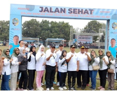 SEMARAK JALAN SEHAT HARI JADI TULUNGAGUNG KE-821 DI LAPANGAN PEMA NGUNUT NGUNUT, SEMARAK JALAN SEHAT HARI JADI TULUNGAGUNG KE-821 DI LAPANGAN PEMA NGUNUT NGUNUT,