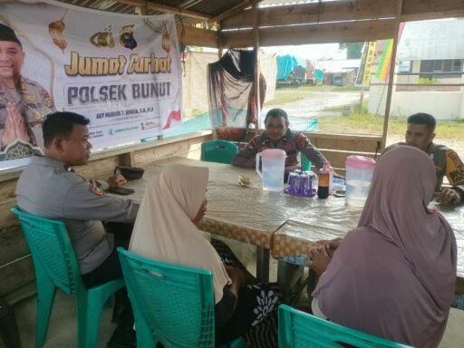 Menjelang musim penghujan sekaligus menjaga stabilitas kamtibmas, Polsek Bunut kembali menggelar Jumat Curhat Menjelang musim penghujan sekaligus menjaga stabilitas kamtibmas, Polsek Bunut kembali menggelar Jumat Curhat